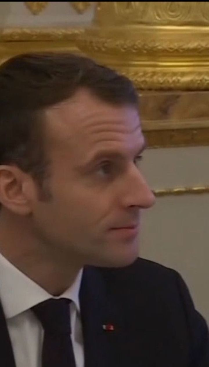   Emmanuel Macron promised the French to increase their wages and their tax breaks 