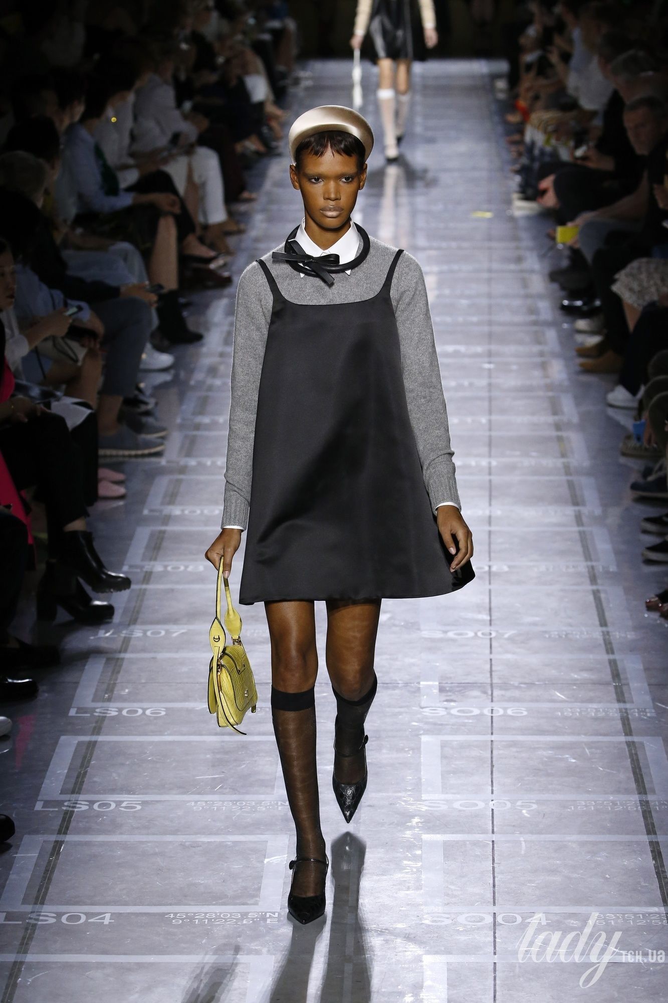 Коллекция Prada прет-а-порте сезона весна-лето 2019_13