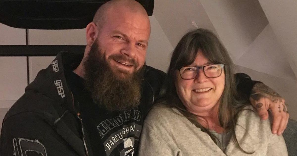 Фото бодибилдера сделали злым мемом, но он доказал, что в жизни очень милый