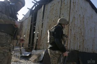 За добу бойовики на Донбасі стріляли найбільше за цей рік, троє бійців ООС поранені