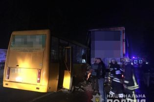 В масштабной аварии на Варшавской трассе под Киевом умер мужчина