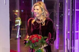 Гарний вихід: королева Максима в оксамитовій сукні сходила на концерт