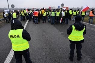Протест "жовтих жилетів" перекинувся на Польщу
