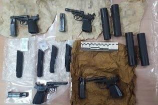 У Києві викрили банду торговців зброєю, до якої входив поліцейський