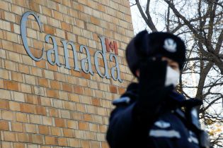 Після затримання фіндиректорки Huawei у Китаї "зник" вже другий канадець