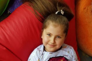 Загадкова хвороба руйнує кістки Ейлюль-Катріни, і їй потрібна допомога