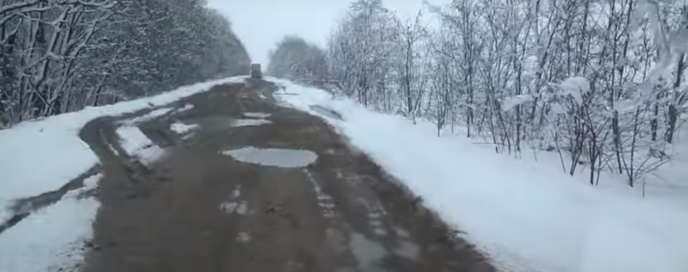 Водій зняв на камеру дорогу в Україну, якою їхав більше двох годин