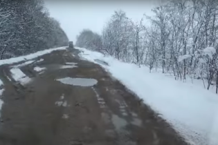 Водій зняв на камеру дорогу в Україну, якою їхав більше двох годин