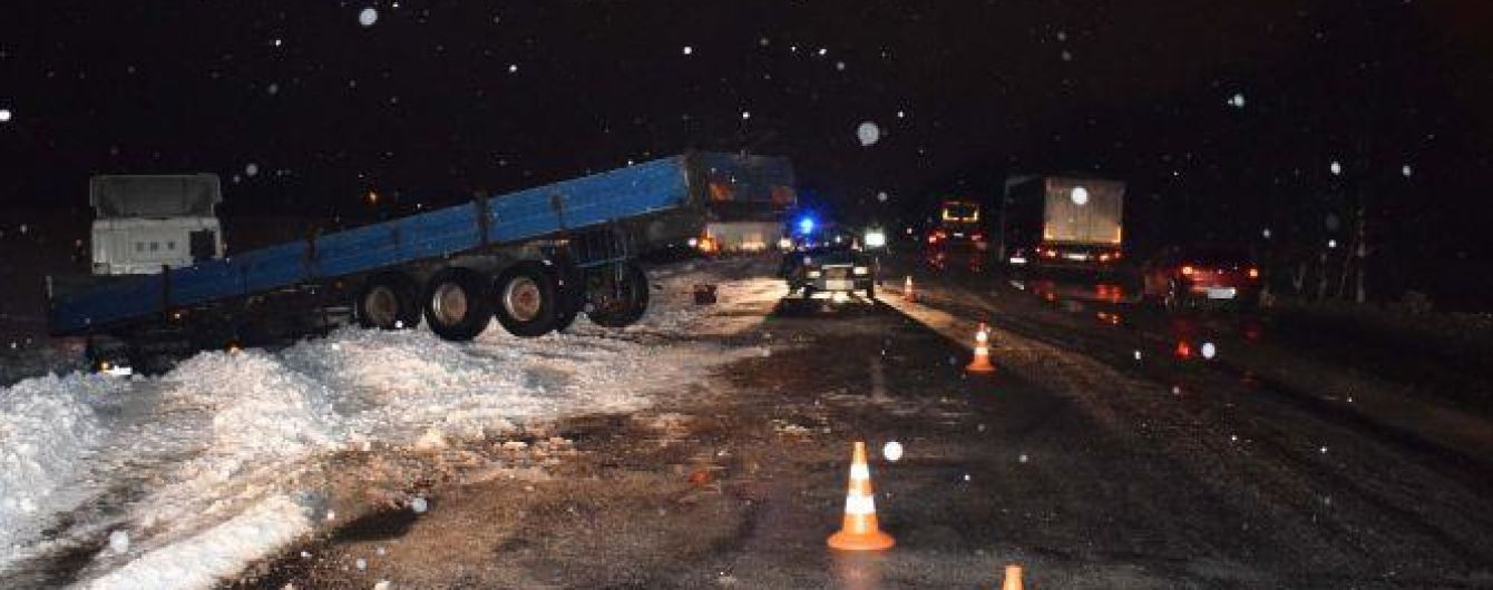 На Вінниччині негода призвела до низки жахливих аварій