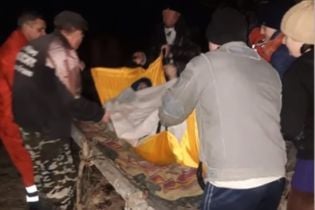 На Волині через бездоріжжя до критично хворої бабусі медики їхали возом з кіньми