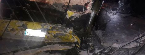 В ночной аварии с автобусом и легковушкой на Львовщине погибли трое военнослужащих