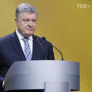 Порошенко назвав умови, за яких воєнний стан може бути подовжено