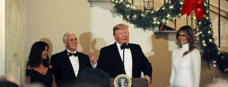 Эффектные дамы: жена президента США в белом платье, жена вице-президента - в черном