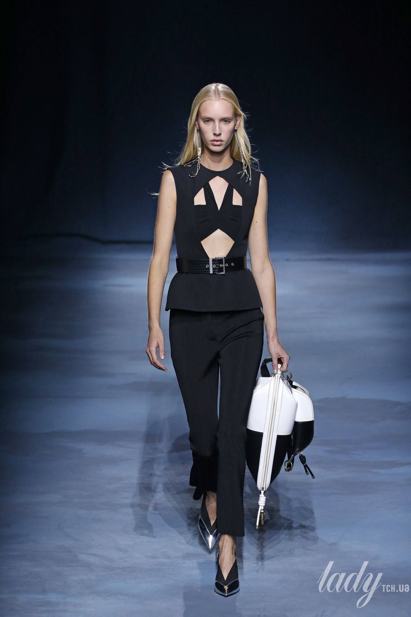 Коллекция Givenchy прет-а-порте сезона весна-лето 2019_20