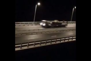 В оккупированном Крыму заметили колонну военной техники, направлявшуюся по Керченскому мосту в сторону РФ