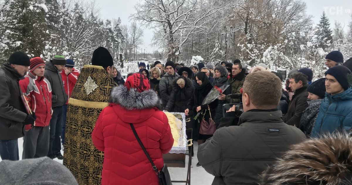 У Фастові прощаються з військовослужбовцем, в квартирі якого стався вибух
