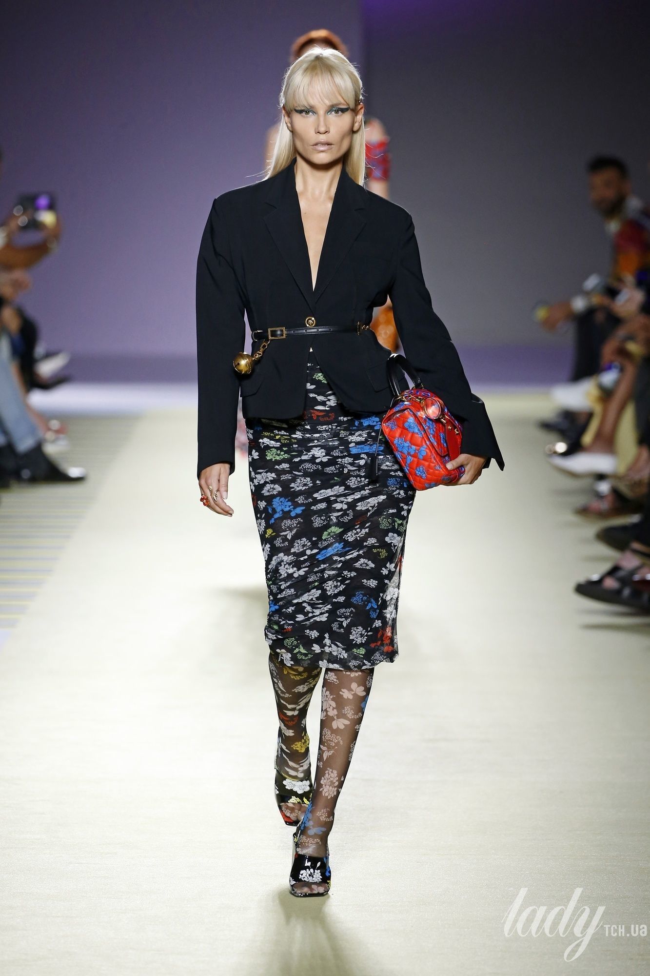 Коллекция Versace прет-а-порте сезона весна-лето 2019_12