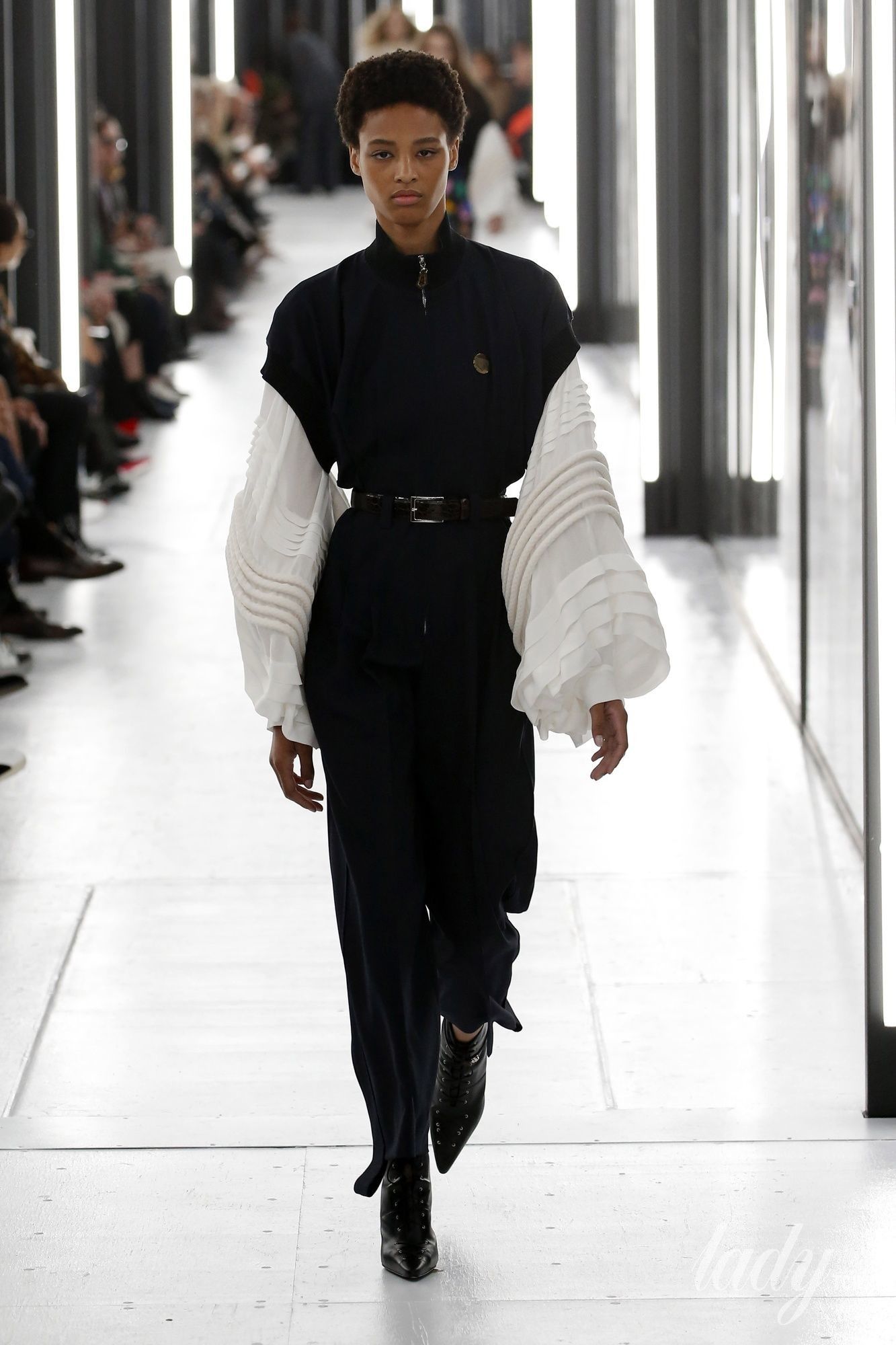Коллекция Louis Vuitton прет-а-порте сезона весна-лето 2019_16