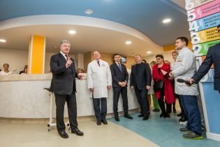 Петро Порошенко назвав Центр матері та дитини ім. Руднєва в Дніпрі кращим в Україні