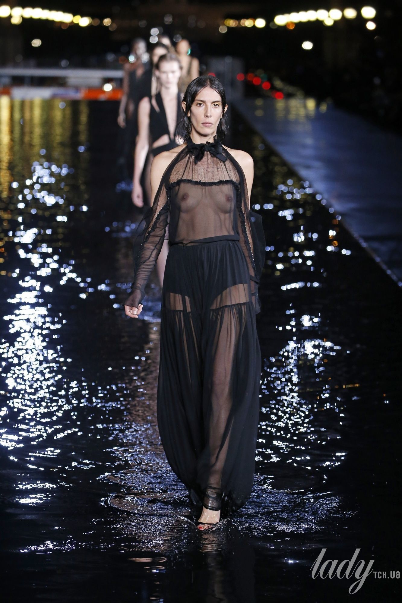 Коллекция Saint Laurent прет-а-порте сезона весна-лето 2019_75