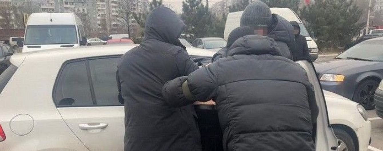 Працівників воєнізованої охорони "Укрзалізниці" спіймали на розкраданні майна та хабарництві