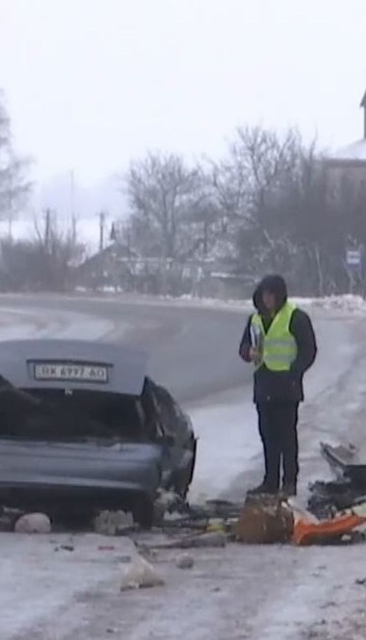 Два легковики зіткнулися на Житомирщині: загинуло троє людей