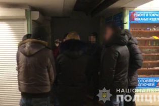 У Харкові затримали чоловіка, який вербував жінок для знімання у порно в Іспанії