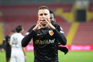 Экс-динамовец Кравец отметился дублем в Кубке Турции