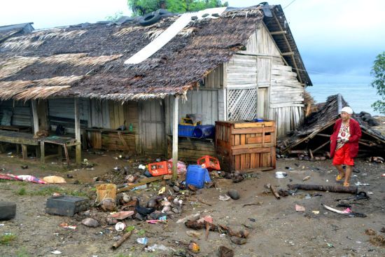 Кількість жертв руйнівного цунамі в Індонезії перевищила 200