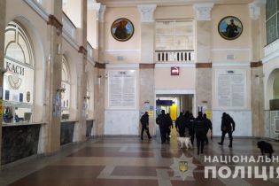 В Одесі провели евакуацію 300 осіб через повідомлення про мінування автостанції "Привоз" та вокзалу