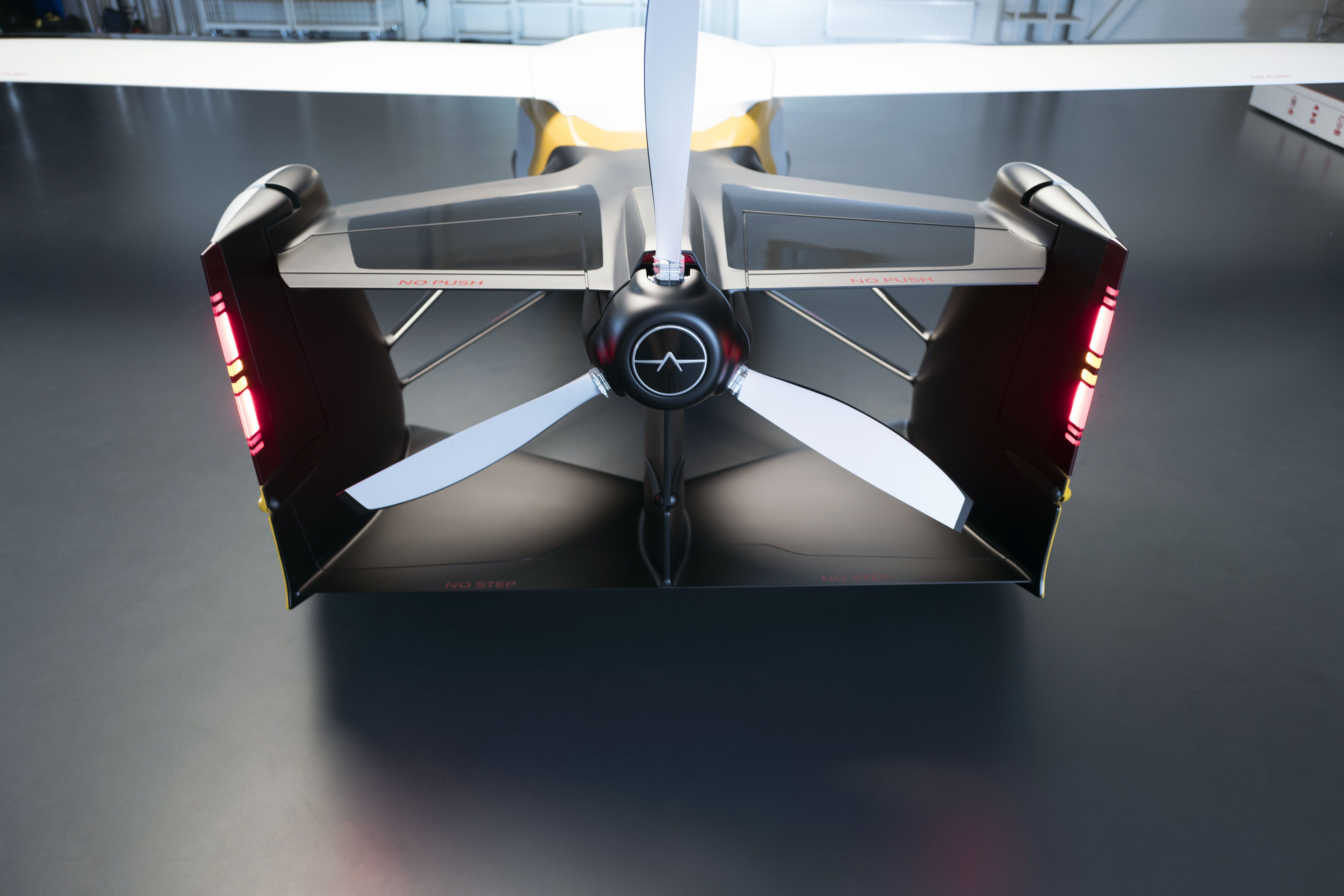 AeroMobil_2