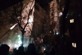 Рятувальники дістали двох загиблих з-під завалів будинку у Магнітогорську