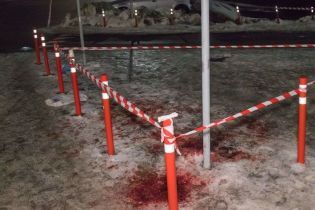 У Києві чоловік пограбував магазин та підрізав поліцейського ножем – ЗМІ