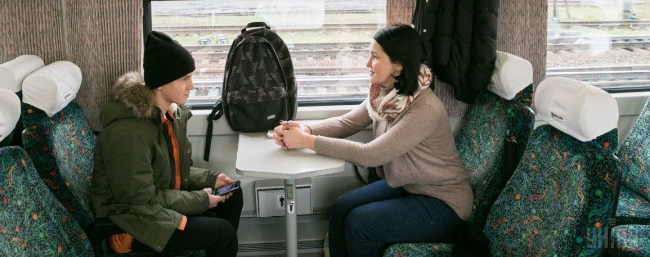 Вісім поїздів затримують через аварію на залізниці
