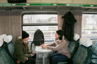 Вісім поїздів затримують через аварію на залізниці