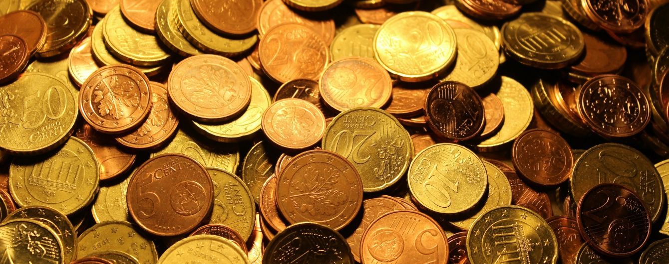 Курс валют 20 февраля: евро резко подешевело. Инфографика