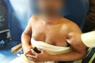 В костюме Адама. Пассажир во время рейса прогулялся самолетом в чем мать родила