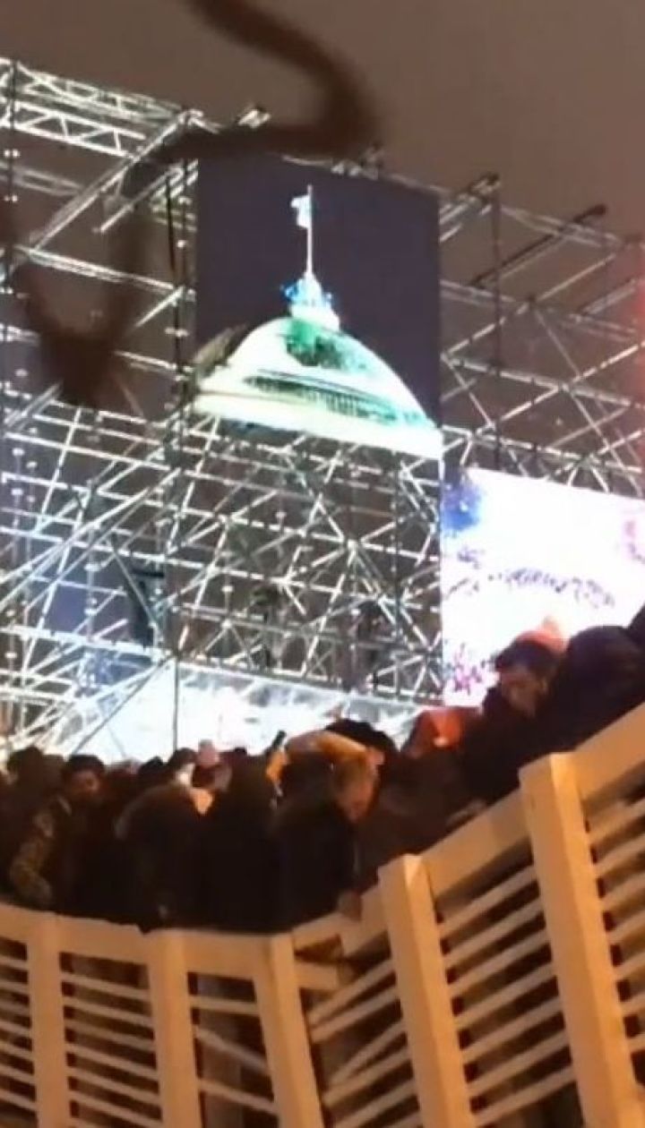 У Москві під гімн Росії обвалився міст з людьми