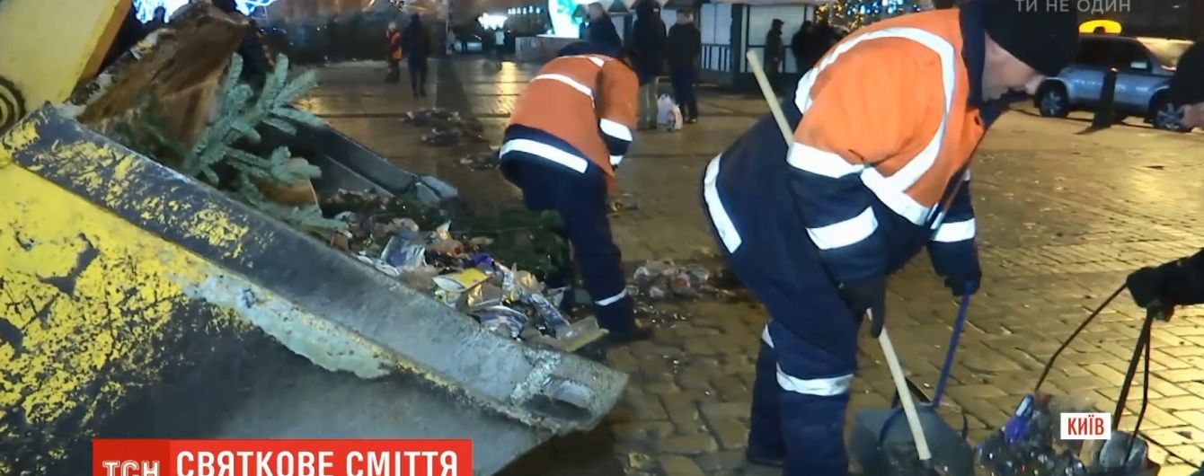 Після новорічної ночі з центру Києва вигребли більше 100 тонн сміття