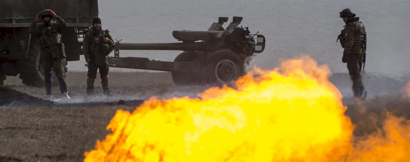 Под Мариуполем на мине подорвались два украинских саперы