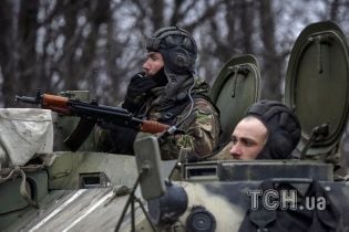 Українські військові завершили четвертий етап відведення важкого озброєння на Донбасі