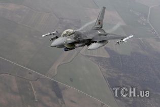 Сирийский истребитель упал на жилые кварталы, жертв и пострадавших считают десятками