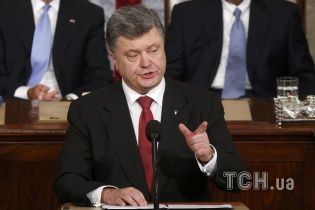 Война, в которой сражаются молодые украинцы, - это война за реальный мир - Порошенко