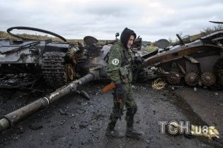 В "ЛНР" угрожают забрать у пенсионеров деньги, если они не вступят в ряды боевиков