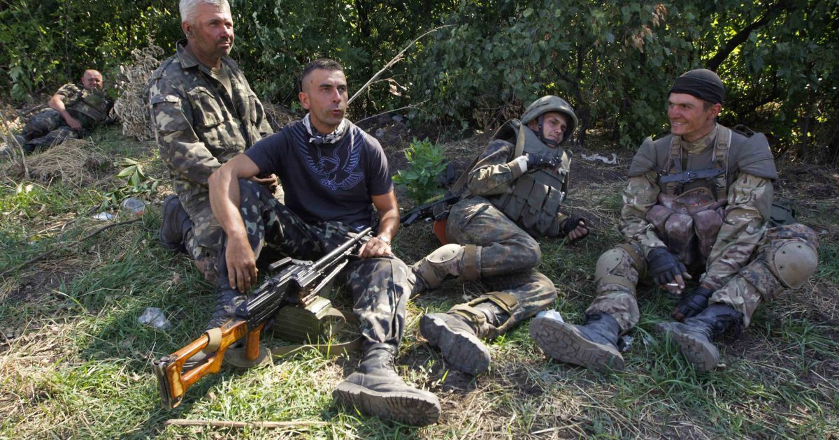 Порошенко приказал создать "Центры помощи участникам АТО"