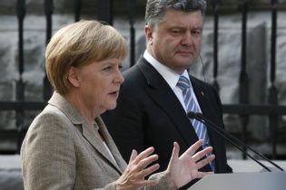 Порошенко і Меркель поговорили про погіршення ситуації на Донбасі та розпуск Ради