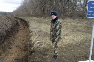 На Сумщине начали рыть почти 300-километровый ров на границе с Россией