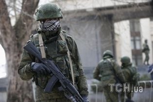 Ситуація в Криму: Путін продовжує інтервенцію, а Захід погрожує санкціями