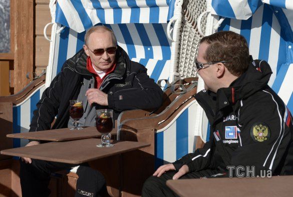 Путін і Мєдвєдєв покатались на лижах_10