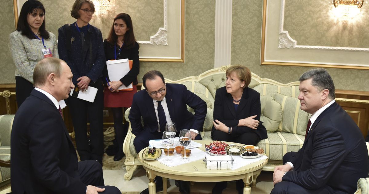 "Нормандский" телефонный разговор: о чем Порошенко говорил с Путиным, Меркель и Олландом